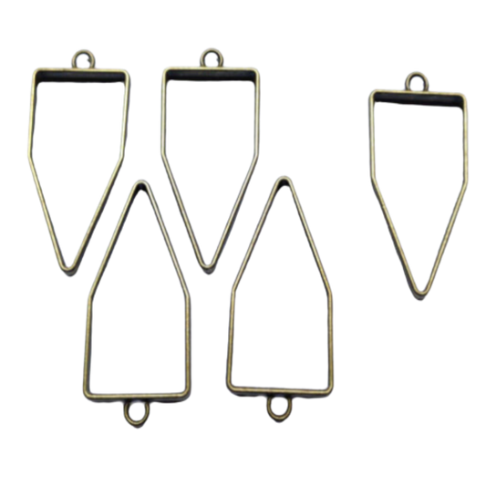 Antique Dropping Triangle Bezel (UV Resin | DIY Jewellery)